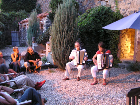AV muziek in de tuin