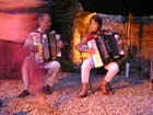 AV accordeon in de tuin